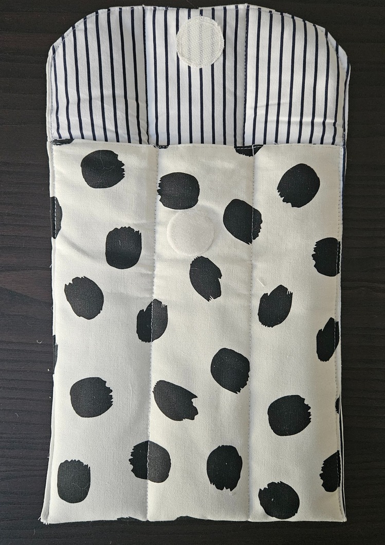 Benekli Puffer Tablet & Kitap Çantası