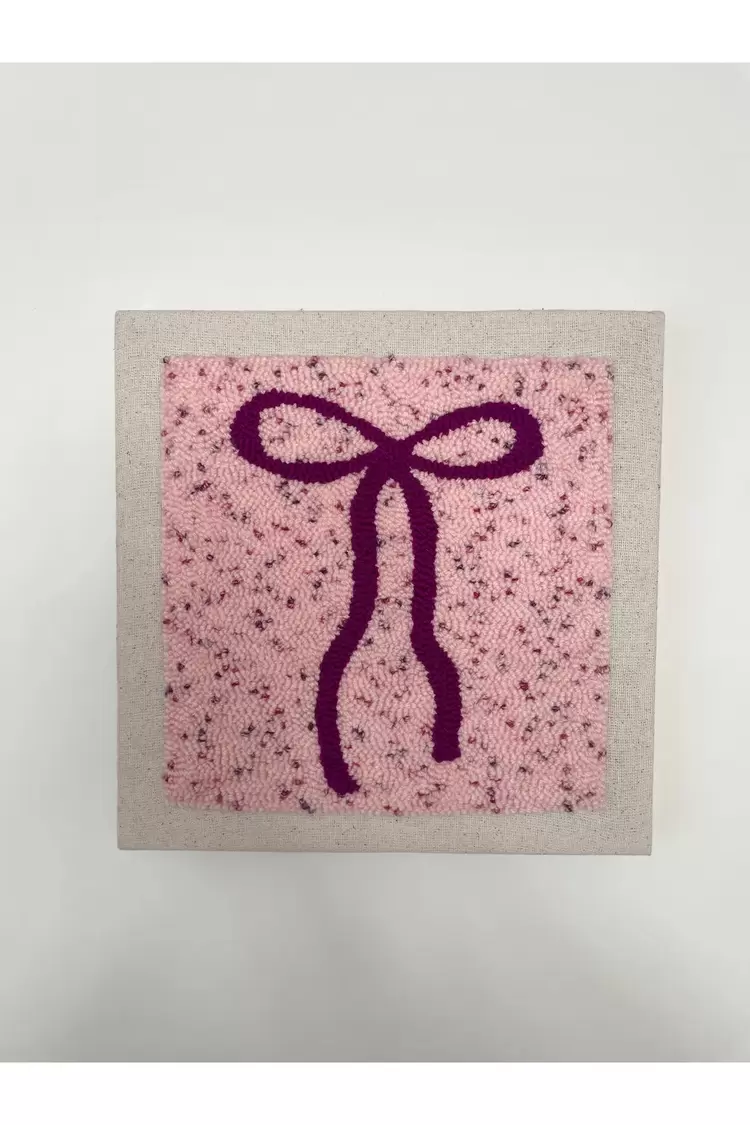 Punch Nakış İşlemeli, MDF Kapama, Kurdele Fiyonk Desenli Duvar Panosu, 25x25