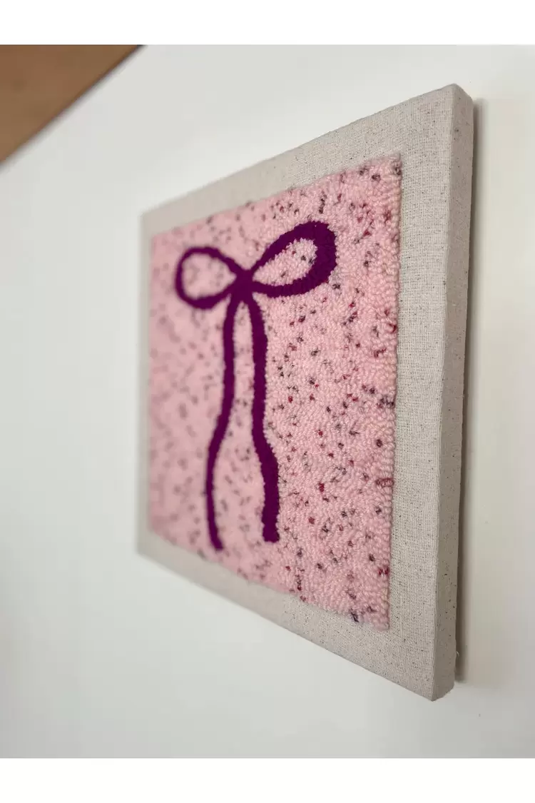 Punch Nakış İşlemeli, MDF Kapama, Kurdele Fiyonk Desenli Duvar Panosu, 25x25