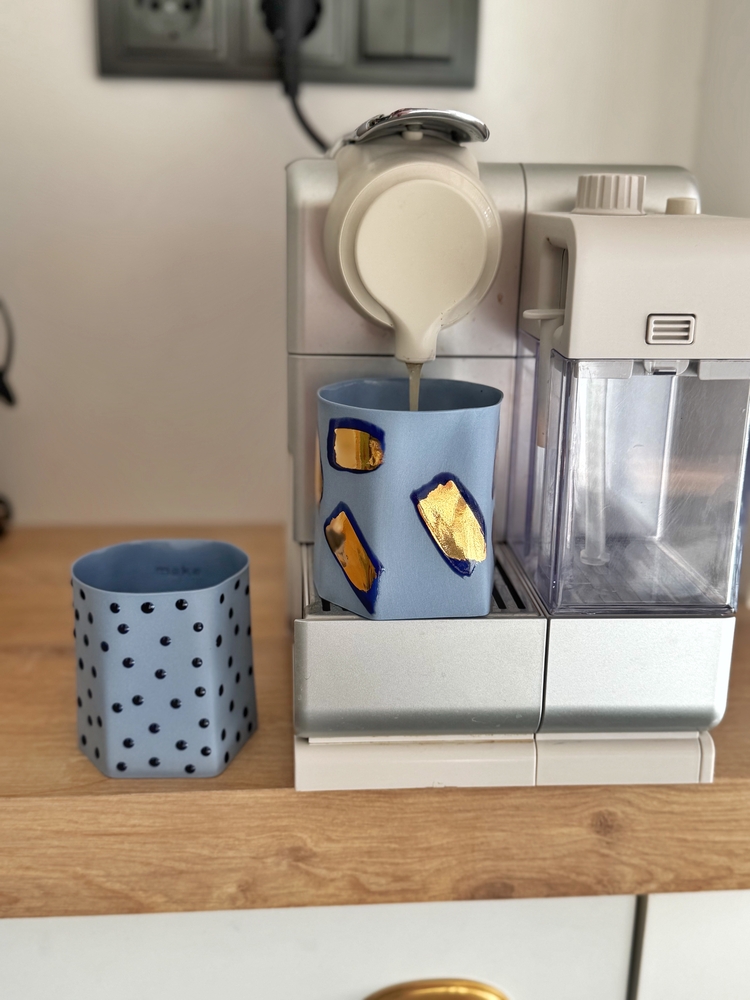 Porcelain cup 