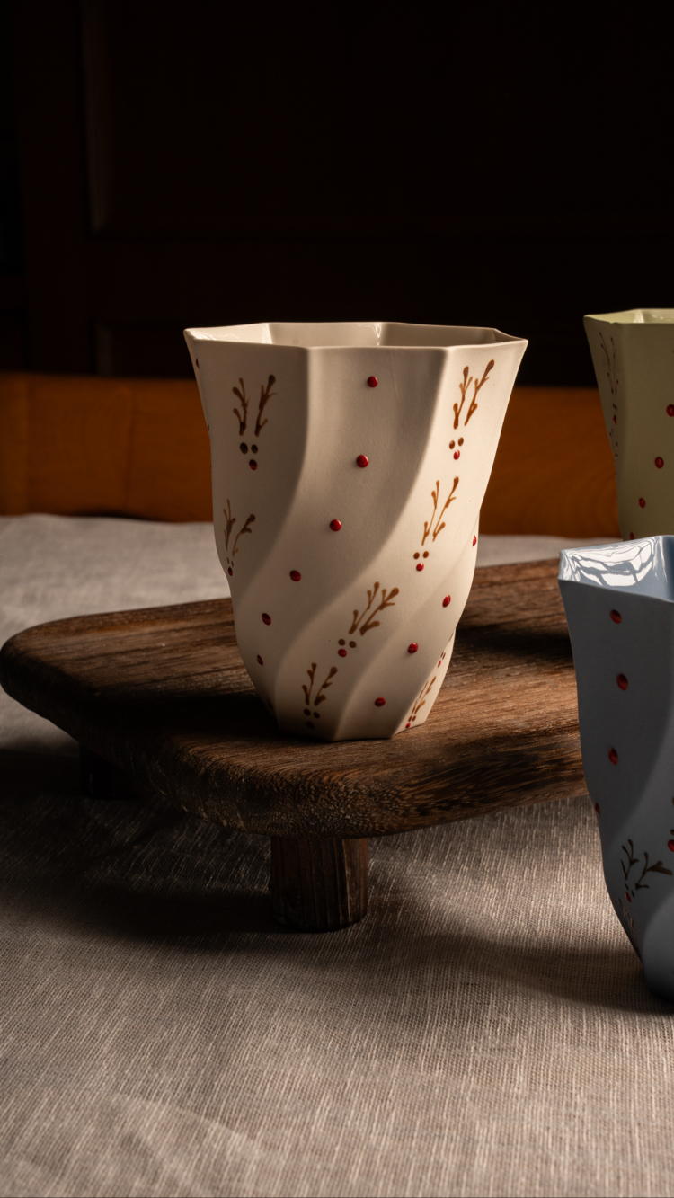 Porcelain cup / lila 