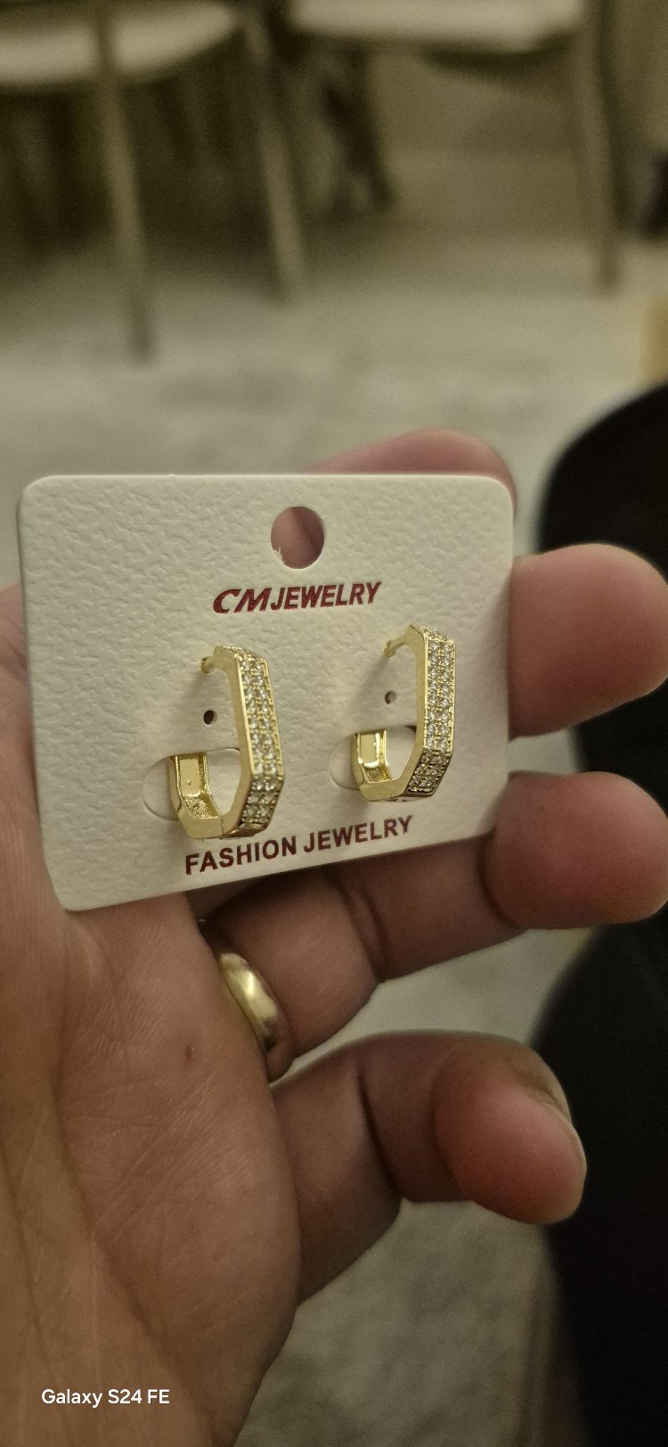 Zirkon Detay Gold Küpe 