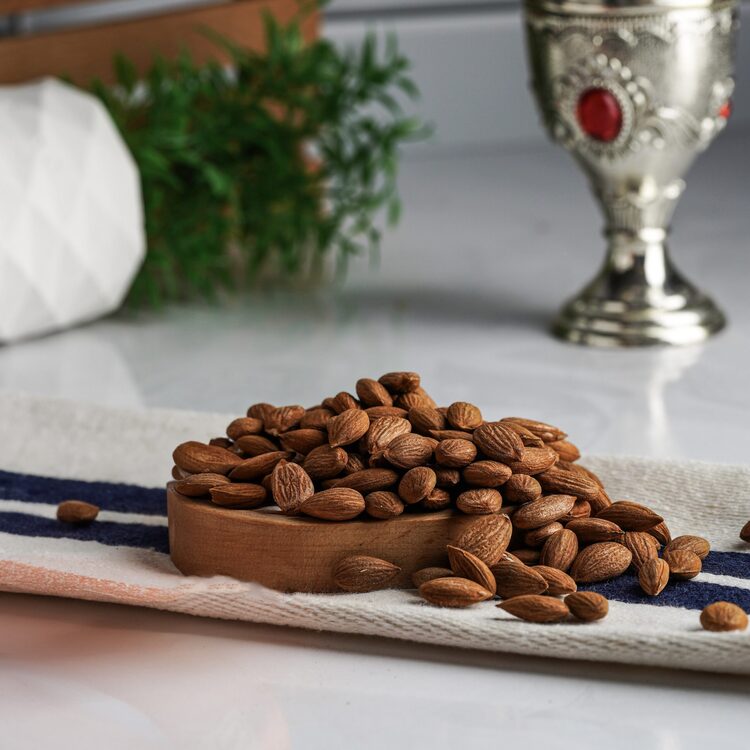 Gün Kurusu Kayısı Çekirdeği 500 Gr