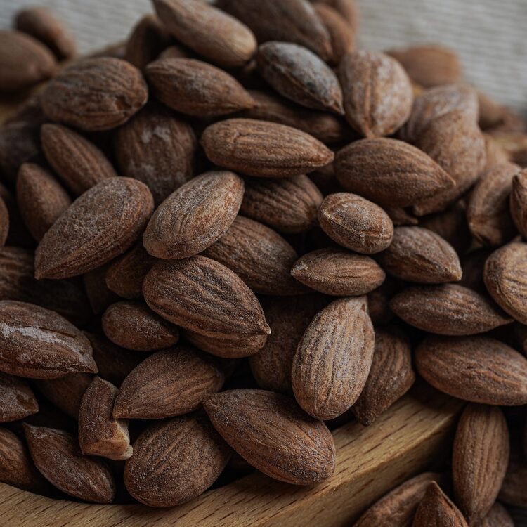 Kavrulmuş Gün Kurusu Kayısı Çekirdeği 500 Gr