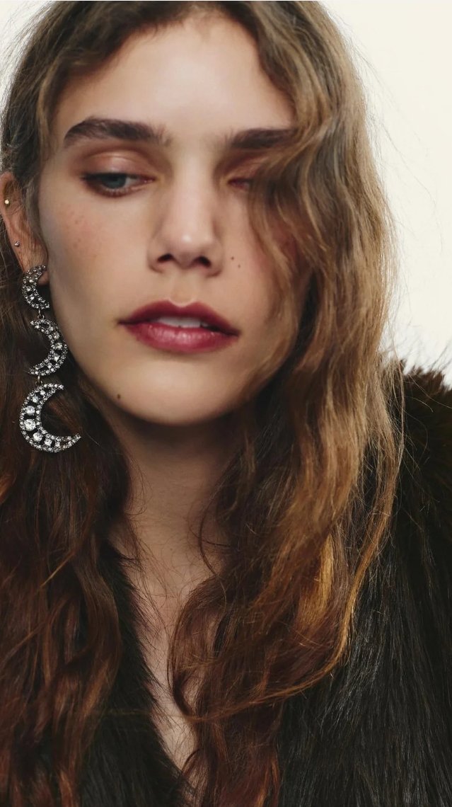Zara model taşlı ay küpe