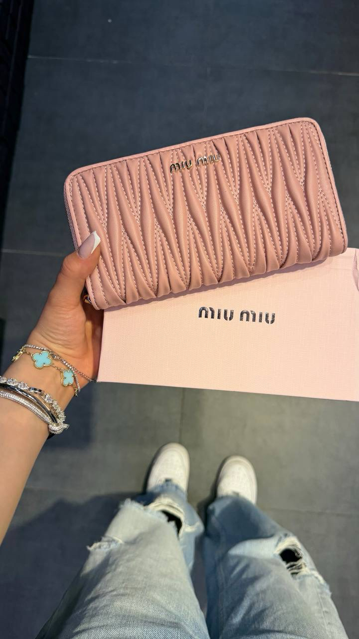Miu Miu Kadın Geniş Cüzdan✨