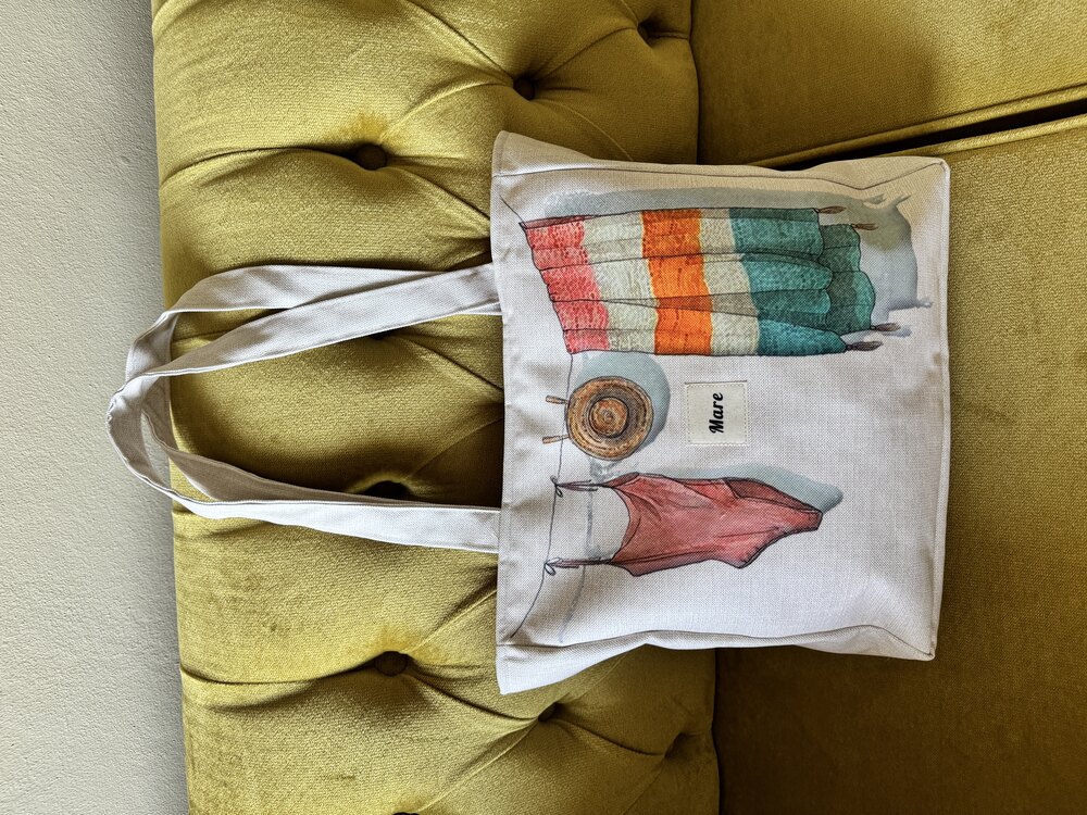 Plajda bir gün large tote bag