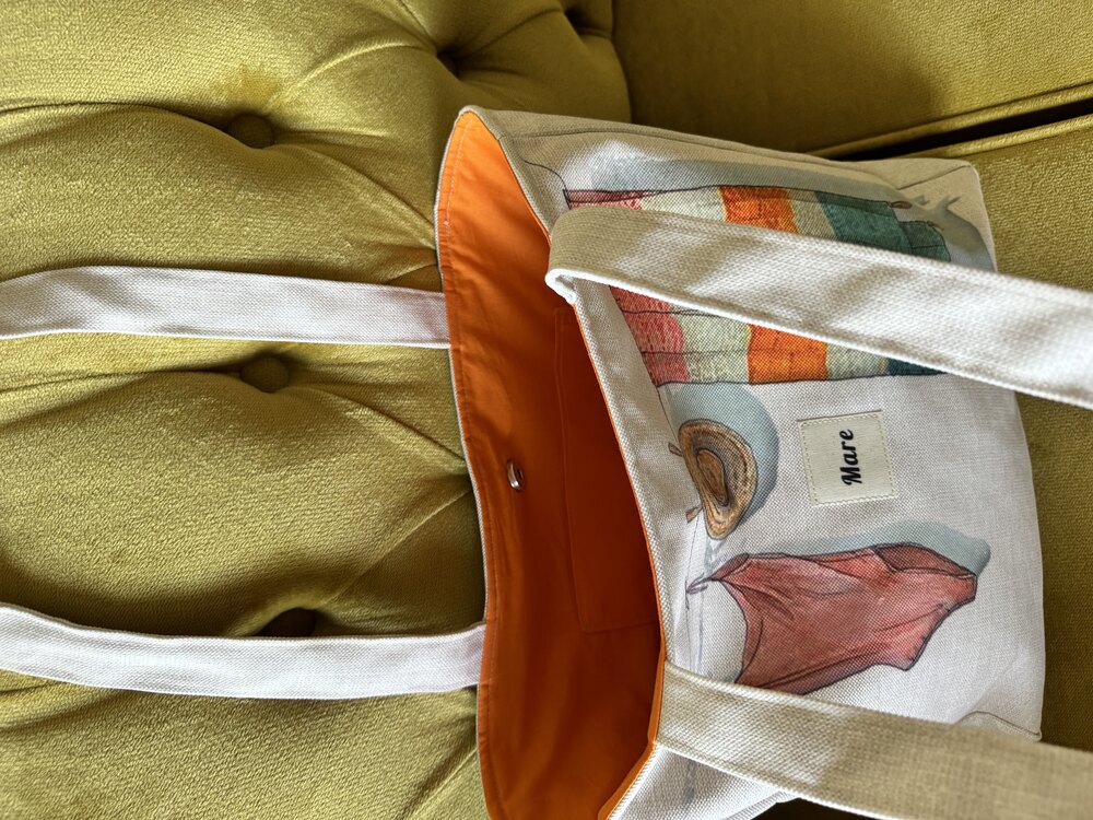 Plajda bir gün large tote bag