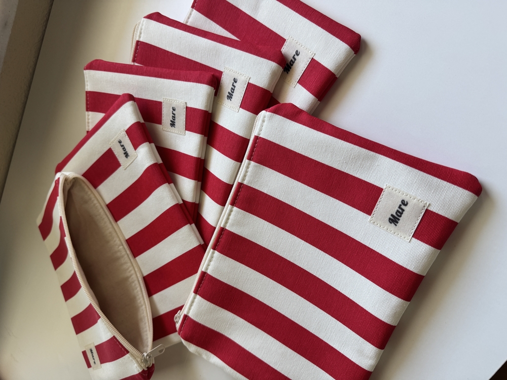 Kırmızı çizgiler clutch/organizer