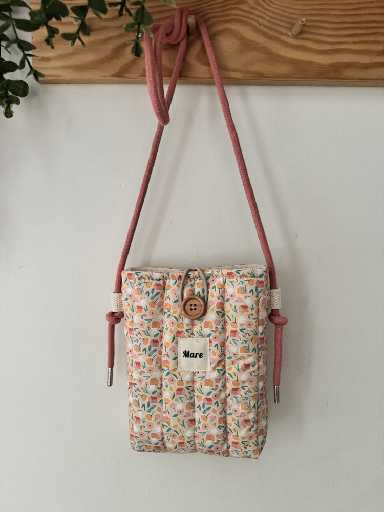 Çiçekli evler telefon çantası