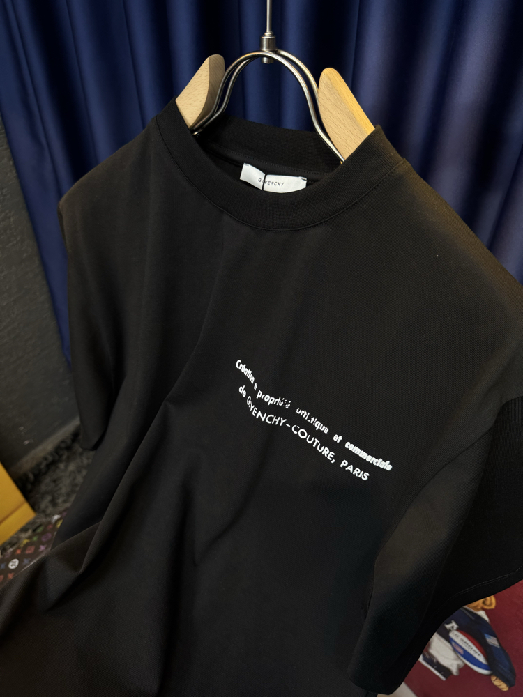 Gıvenchy Paris Premium T-Shirt (Sırt Detaylı)
