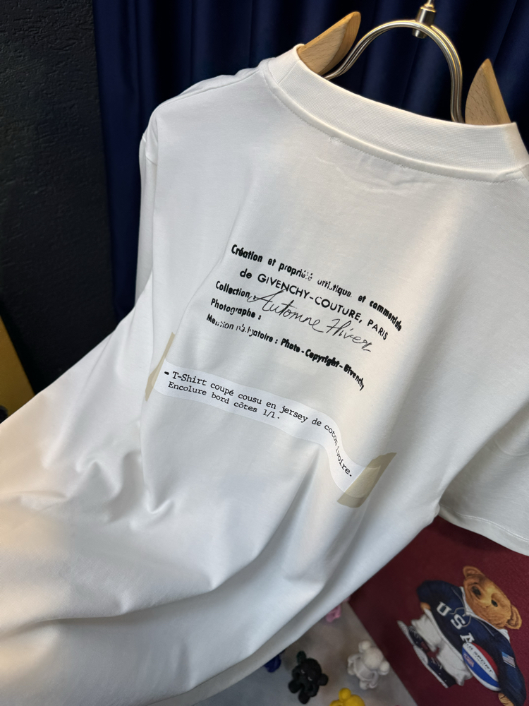 Gıvenchy Paris Premium T-Shirt (Sırt Detaylı)