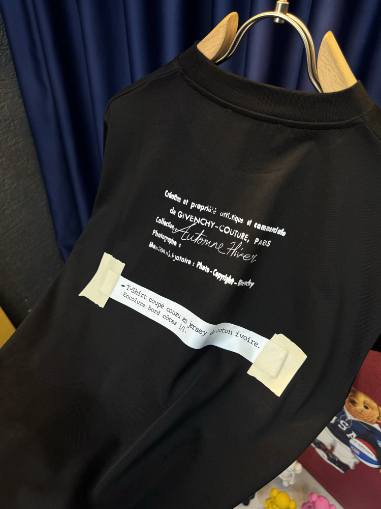 Gıvenchy Paris Premium T-Shirt (Sırt Detaylı)