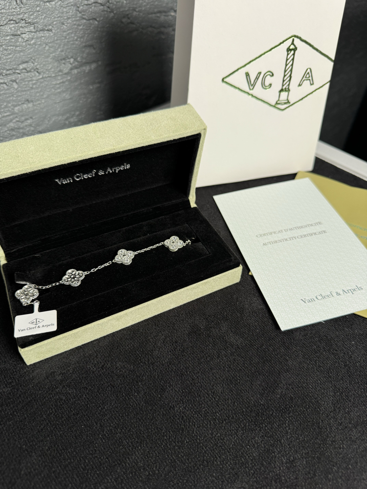 Van Cleef Gümüş Detay Taşlı