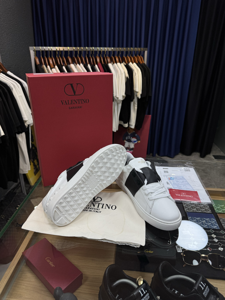 Valentino Garavani Open Premium Sneakers