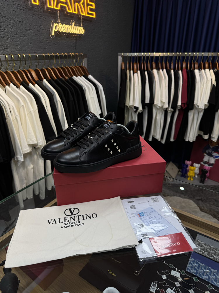 Valentino Garavani Premium Sneakers