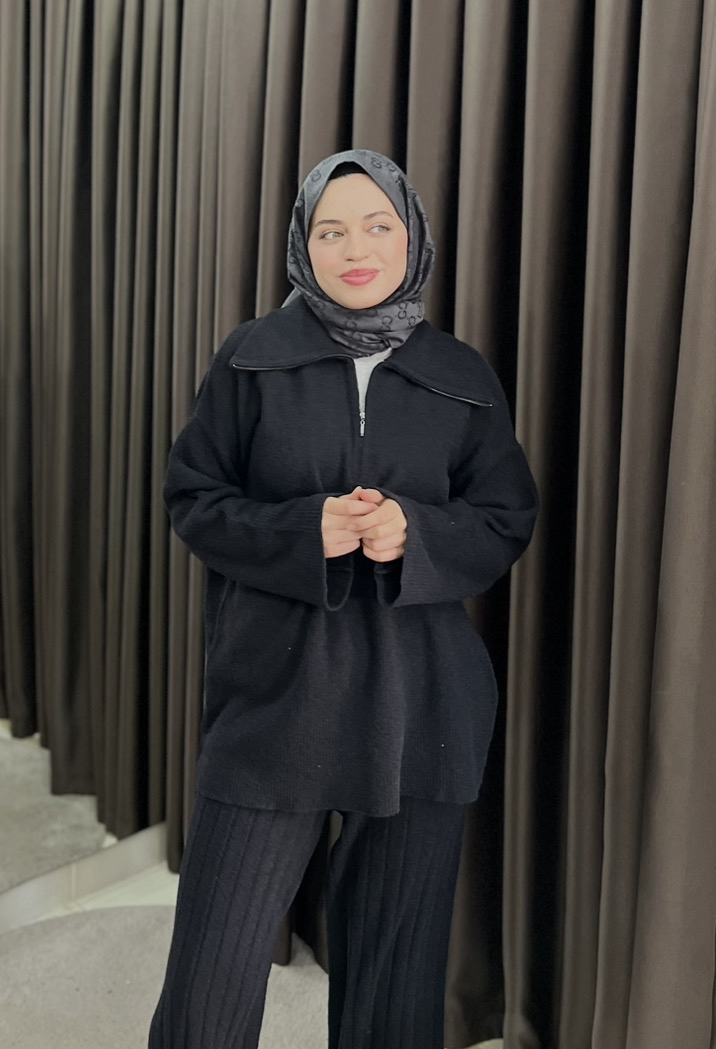 Siyah fitilli triko takım