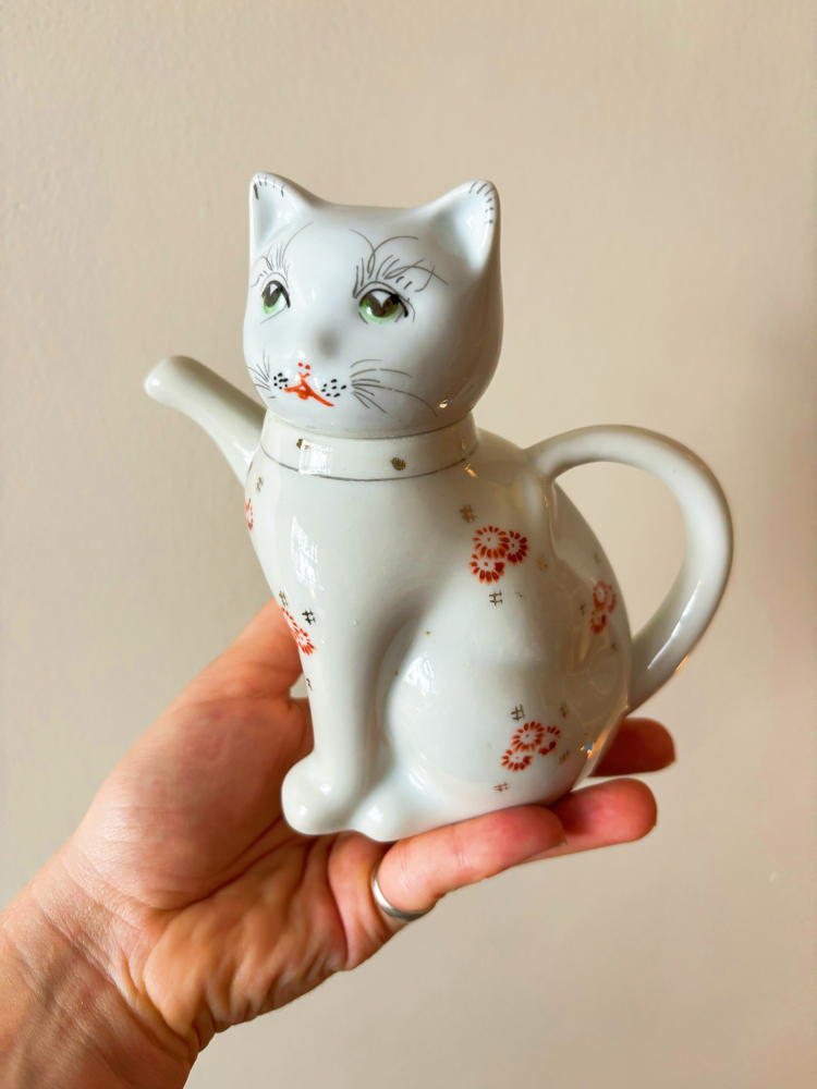 Far Eastern Porcelain Kitty Teapot 
