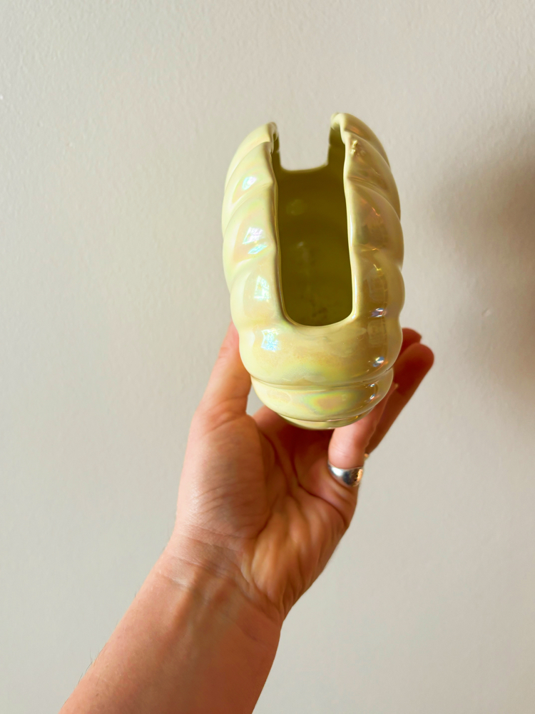 80’s Iridescent Yellow Seashell Brush Holder 