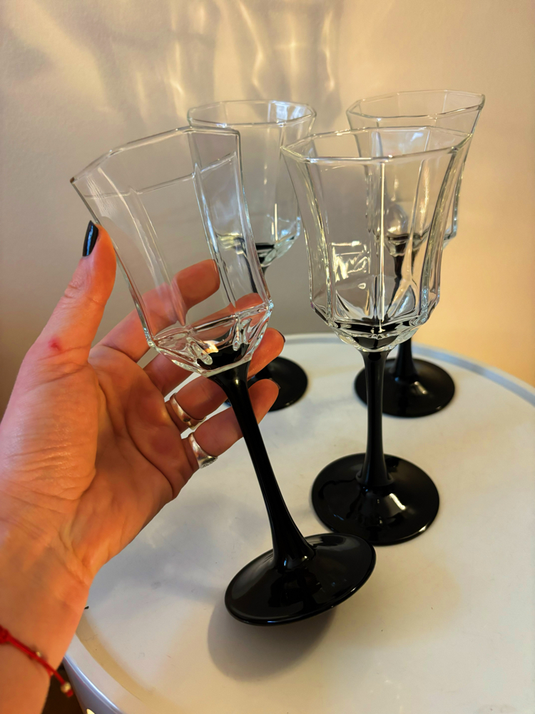 French Octagon Wine Glasses with Black Stem 