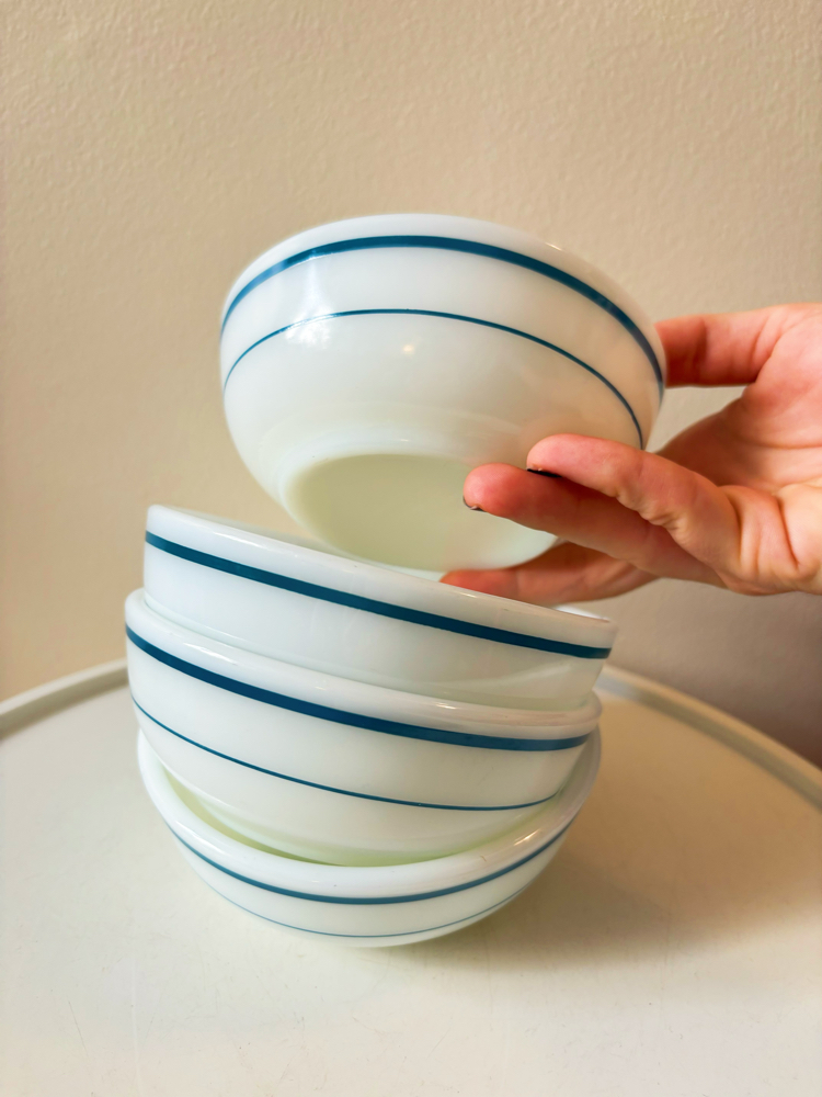 80’s American Pyrex Opaline Bowls (12 cm)