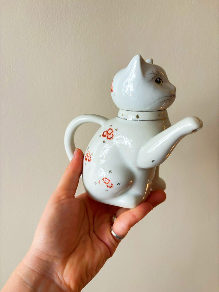 Far Eastern Porcelain Kitty Teapot 