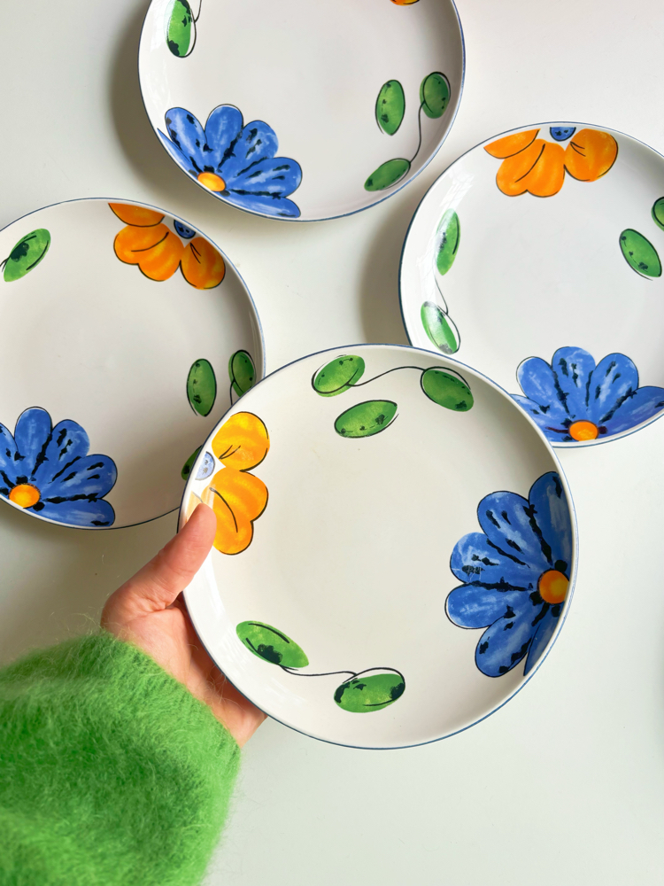 Ceramic Plates with Flower Design 