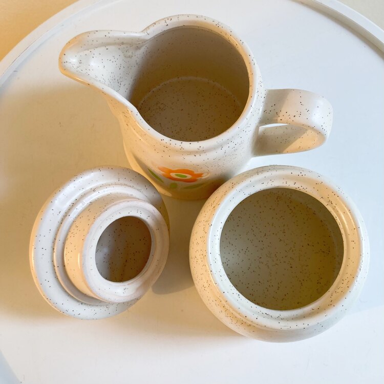 Daisy Stoneware Tea Set