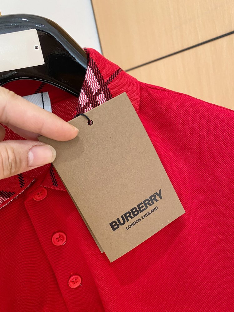 Burberry Tshirt