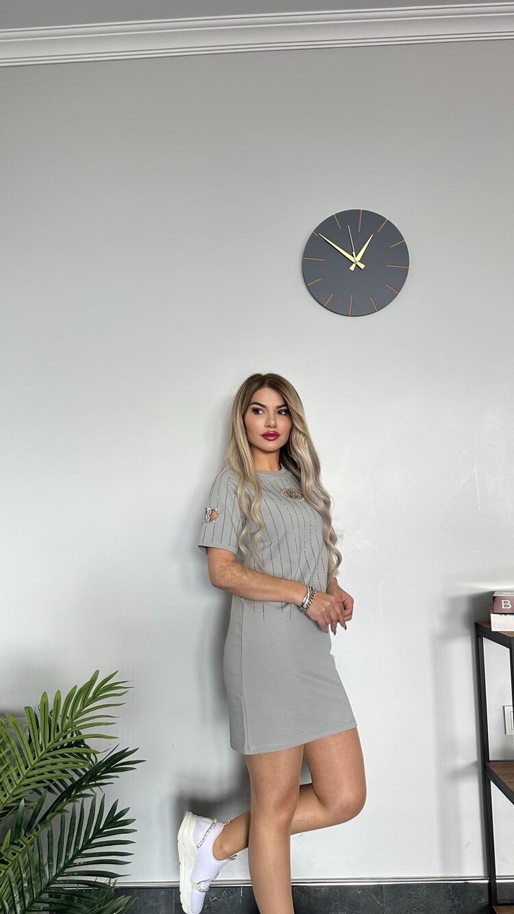 Gri Taş Detaylı Elbise