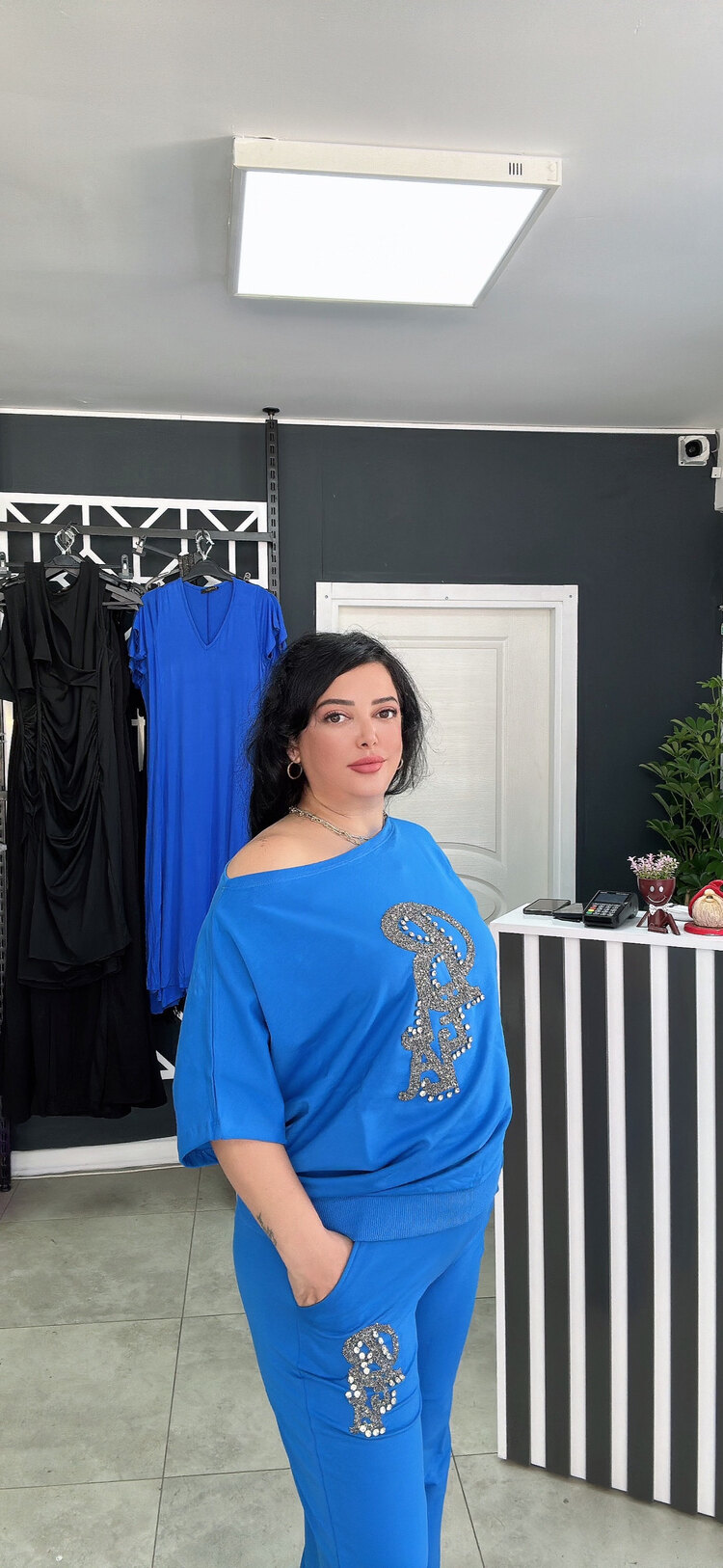 MAVİ ALT ÜST TAŞ İŞLEMELİ KAYIK YAKA TAKIM 