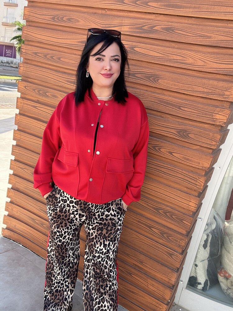 Kırmızı Leoparlı Takım