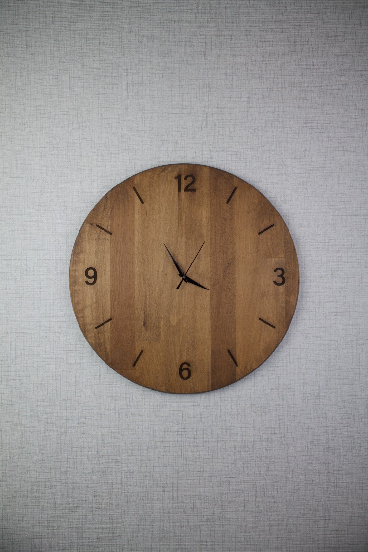 Zamanın Dengesi: Modern Ahşap Duvar Saati - Kayın (40 cm)