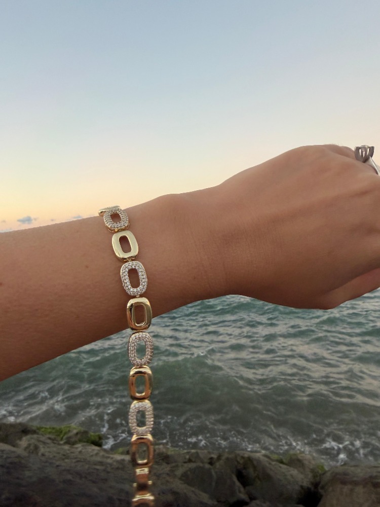 Gold Oval Halka Geçişli Taşlı Bileklik