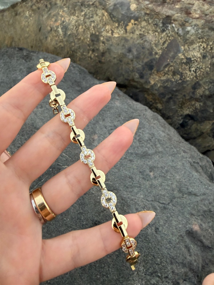 Gold Halka Motifli Taşlı Bileklik
