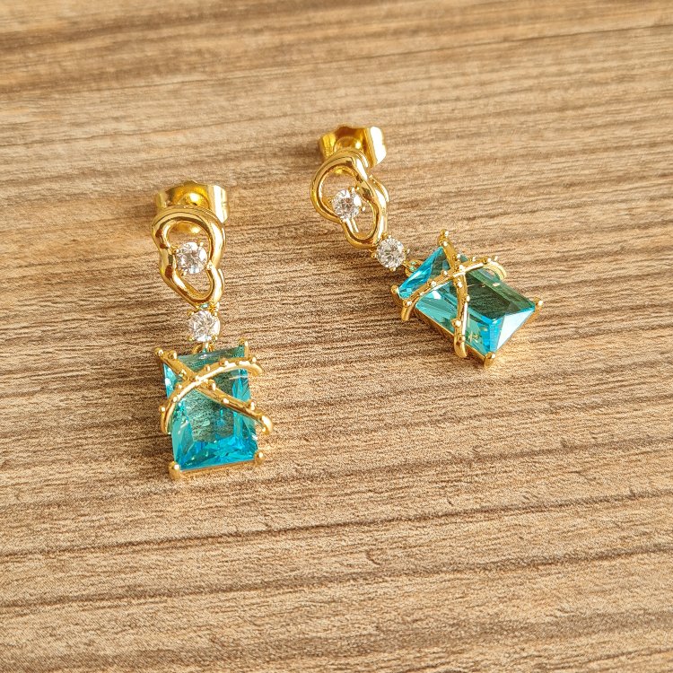 blue topaz küpe
