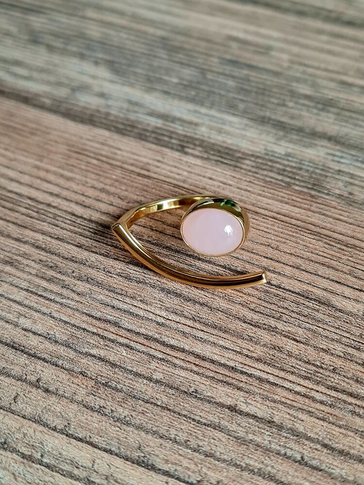 Pink quartz yüzük