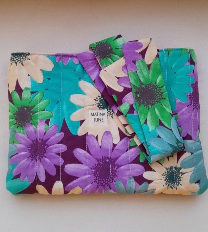 April gift box set