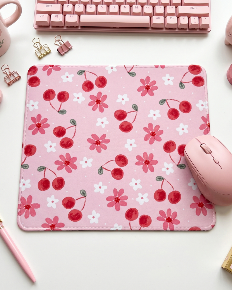 Kiraz ve Çiçek Desenli Mousepad – Kawaii Aesthetic Cherry Mouse Pad, Pembe Masa Aksesuarı