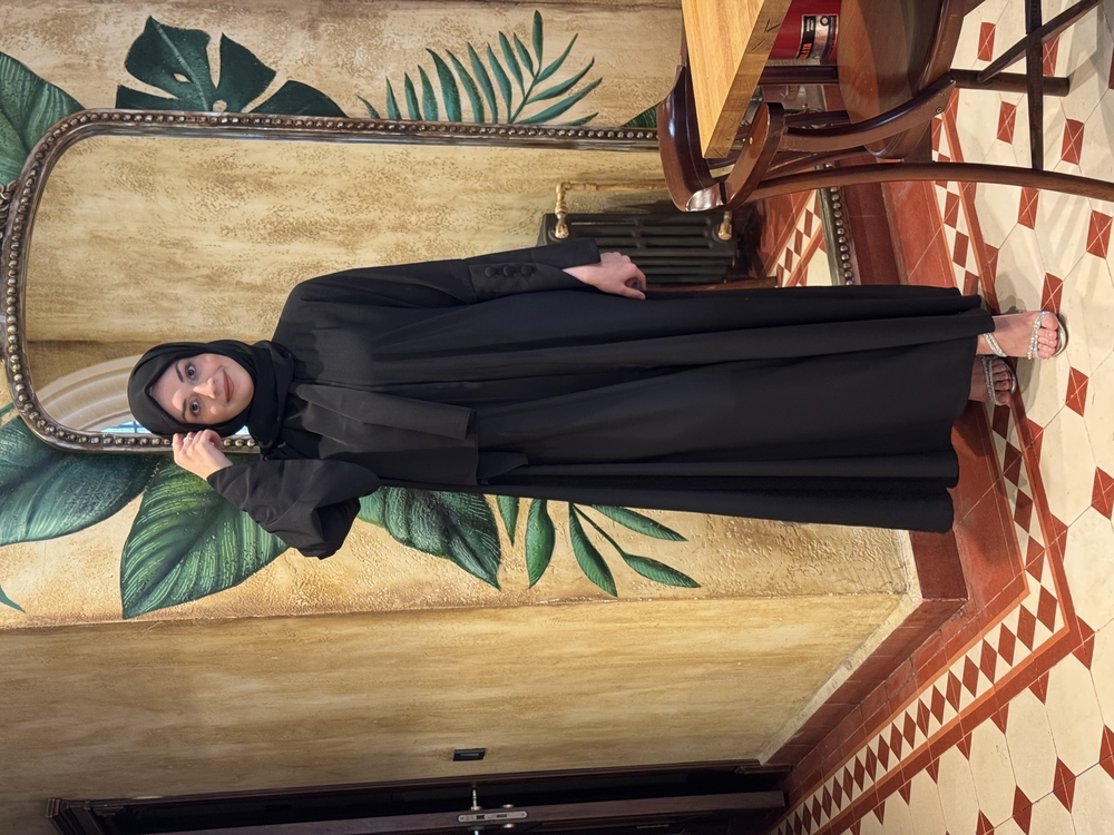 Siyah Düğmeli Volan Kol Detaylı Abaya ✨