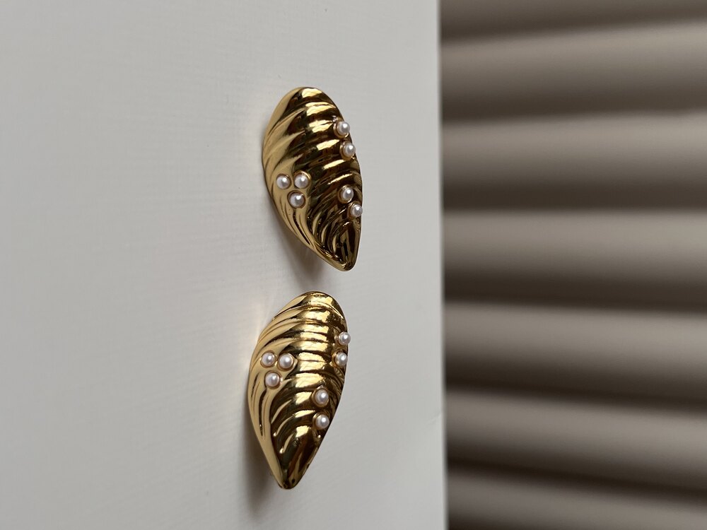 Oyster İnci Detaylı Minimal Küpe