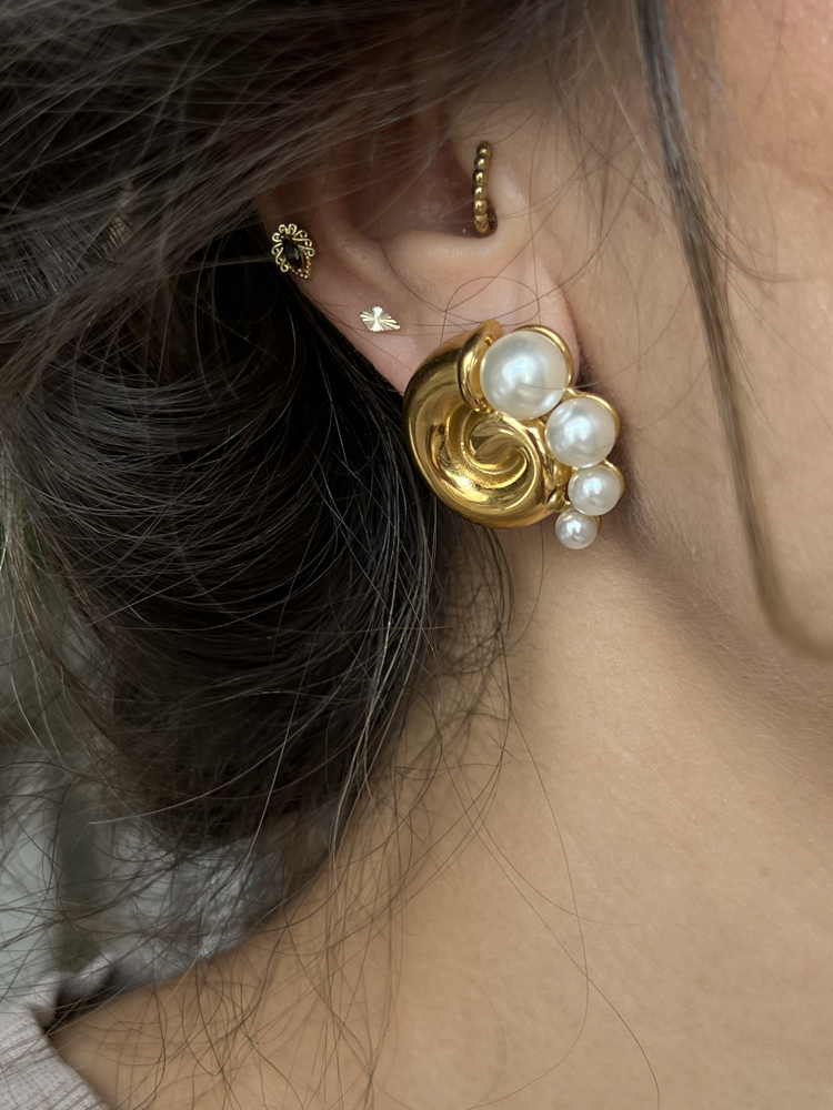 Spiral Motifli İnci Detalylı Premium Küpe