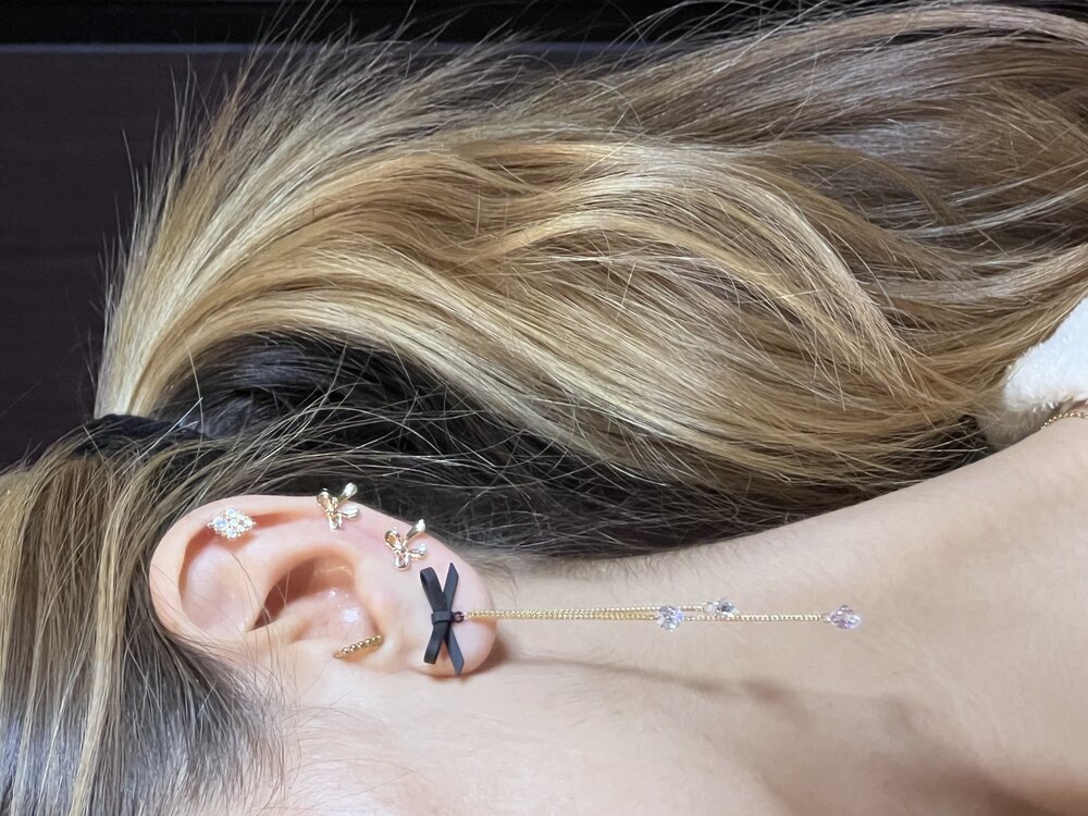 Black Ribbon Kristal Sarkıntılı Küpe