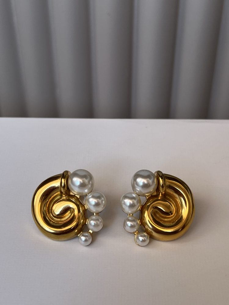 Spiral Motifli İnci Detalylı Premium Küpe
