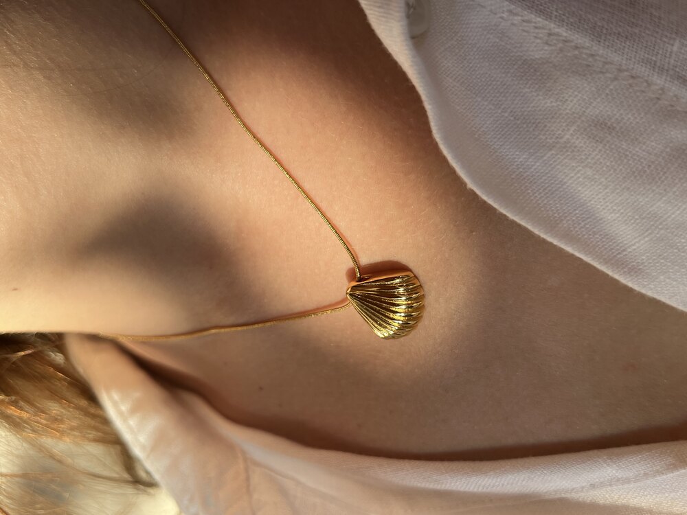Shell Premium Kolye