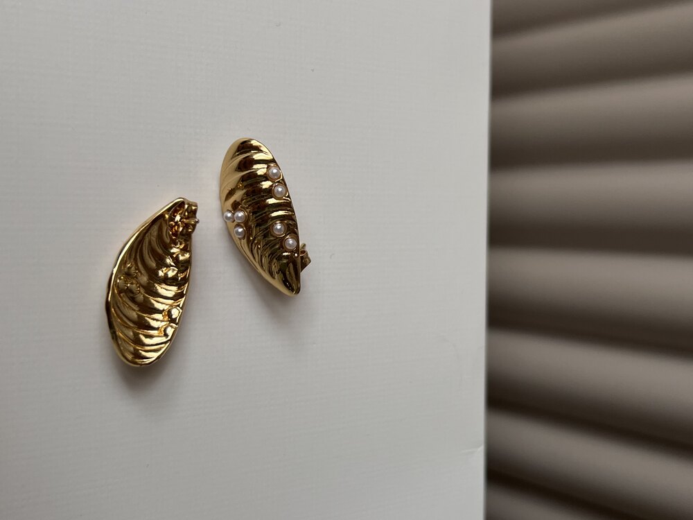 Oyster İnci Detaylı Minimal Küpe