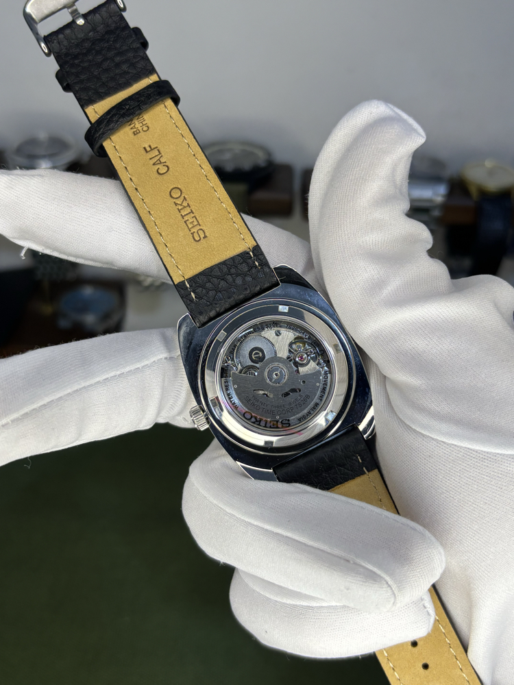 Kırmızı Kadran Siyah Kordon Recraft Mod Seiko