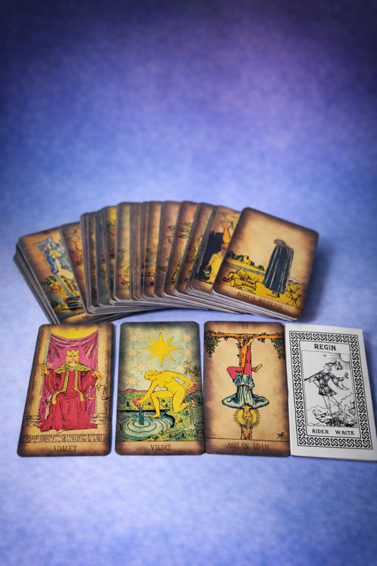 ANTİK TAROT DESTESİ