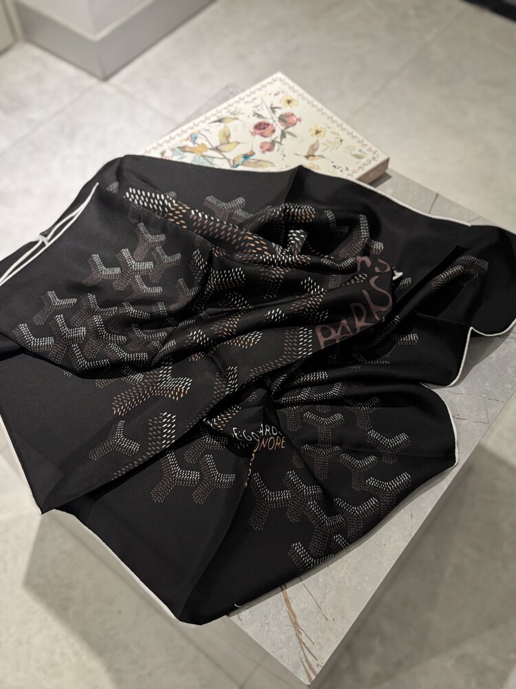 Goyard tivil ipek eşarplarımız ✨