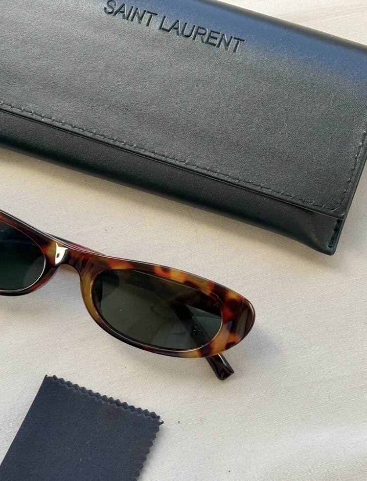 Yves Sain Laurent 